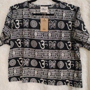 Rhea Eloquent Pattern Cotton Top NWT OS